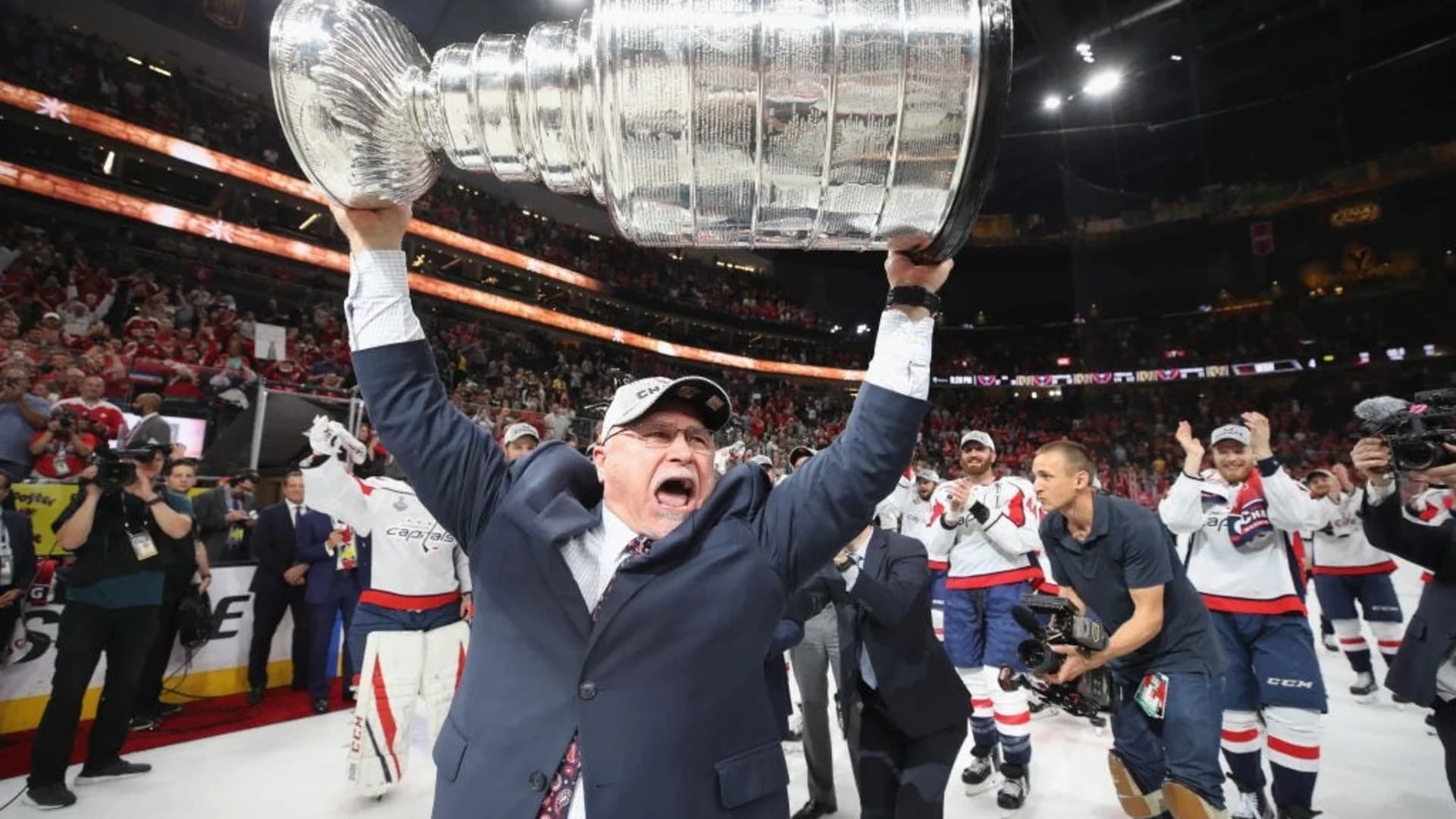 Islanders hire Barry Trotz as coach fresh off winning Stanley Cup
