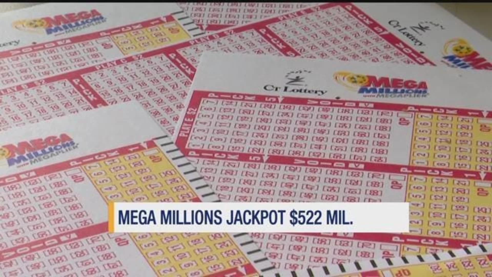 Lotto lovers race out for tickets ahead of $522M drawing