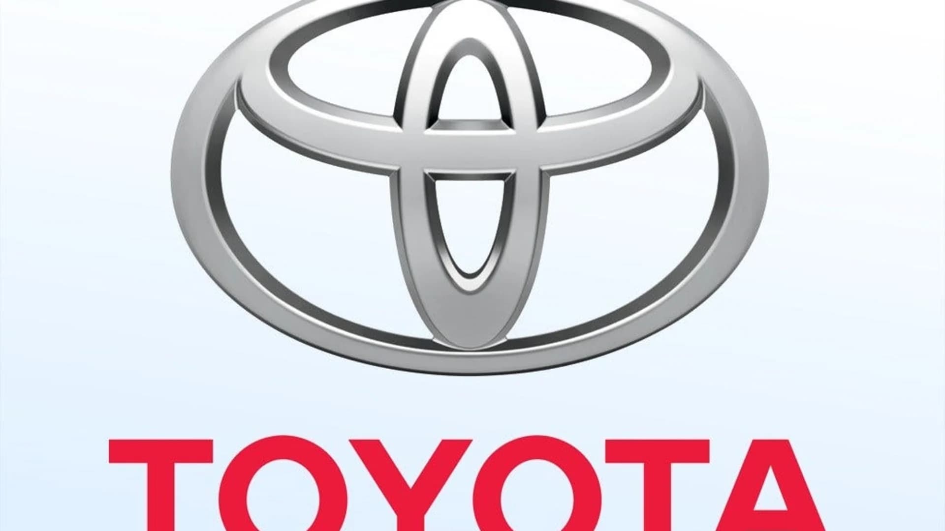 Toyota recalls hundreds of thousands of vehicles