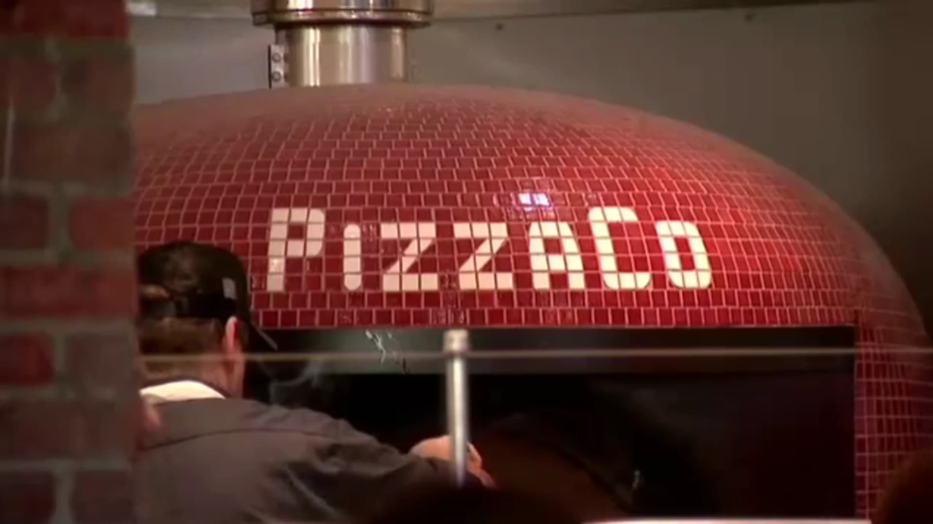 New pizzeria opens in Stratford