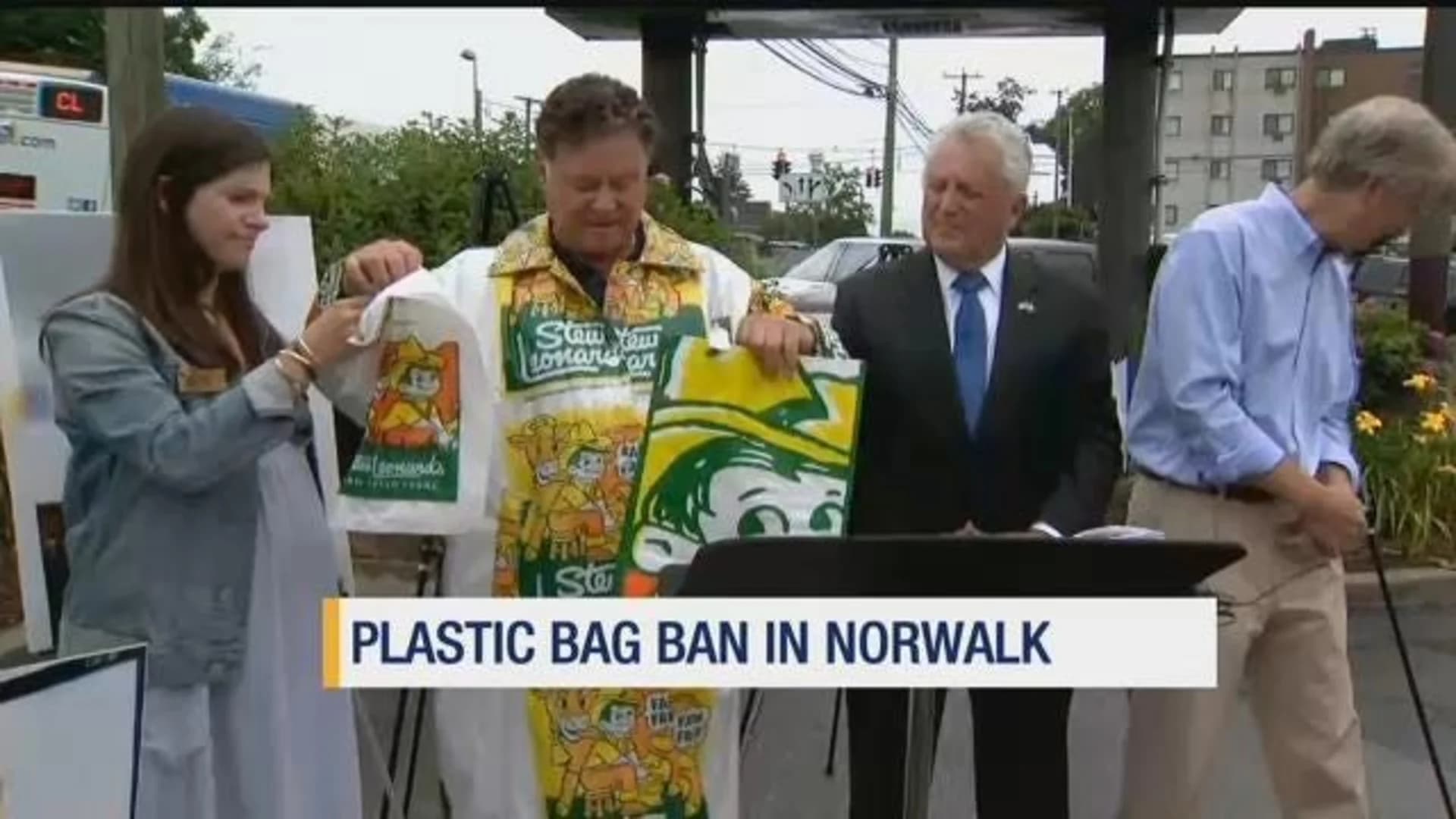 Stew Leonard’s, small businesses put plastic bags in time capsule as ban begins in Norwalk