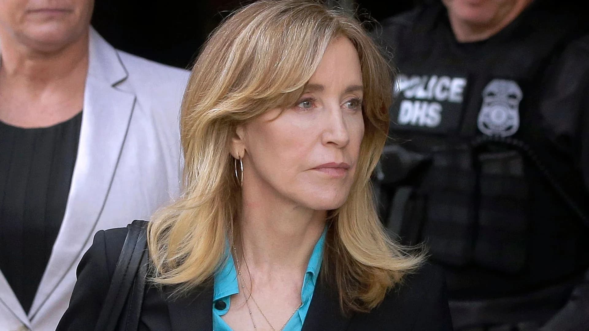 Felicity Huffman to plead guilty in college scam