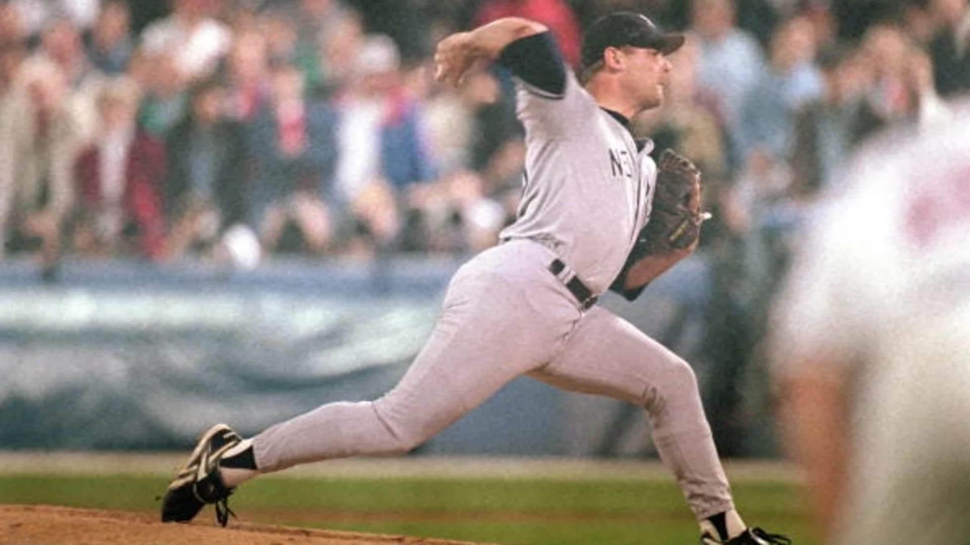 Ex-Yankee John Wetteland charged with sex abuse