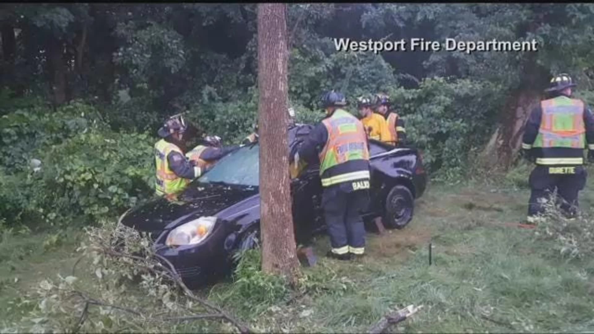 Driver hospitalized after crash on Merritt Parkway in Westport