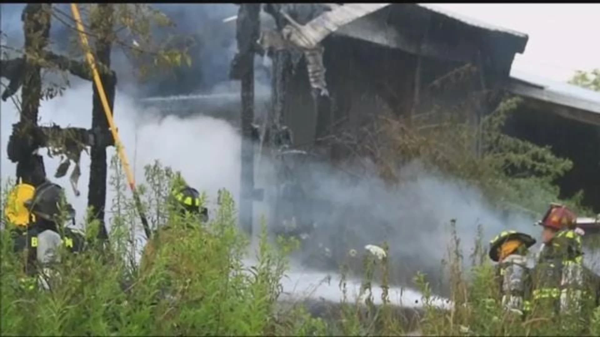 Crews battle barn fire in Litchfield