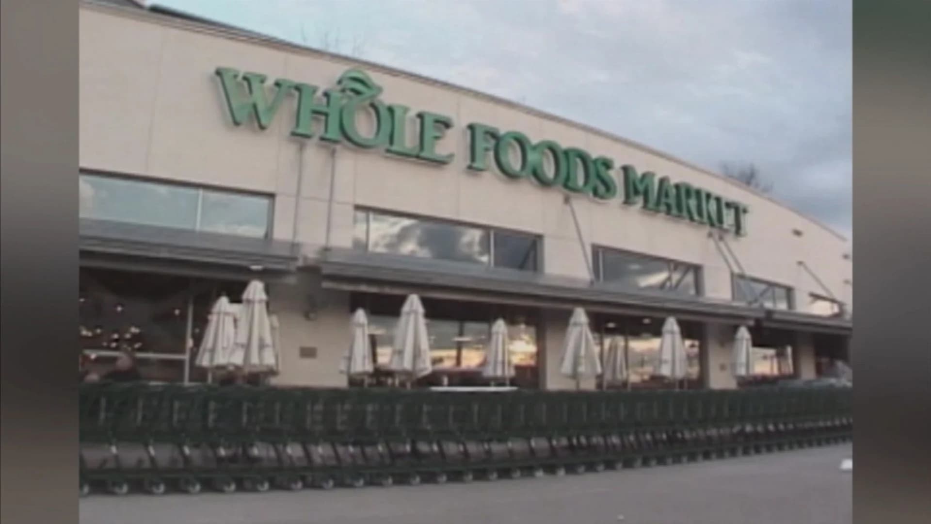 Bloomberg: Amazon cuts Whole Foods prices on day one