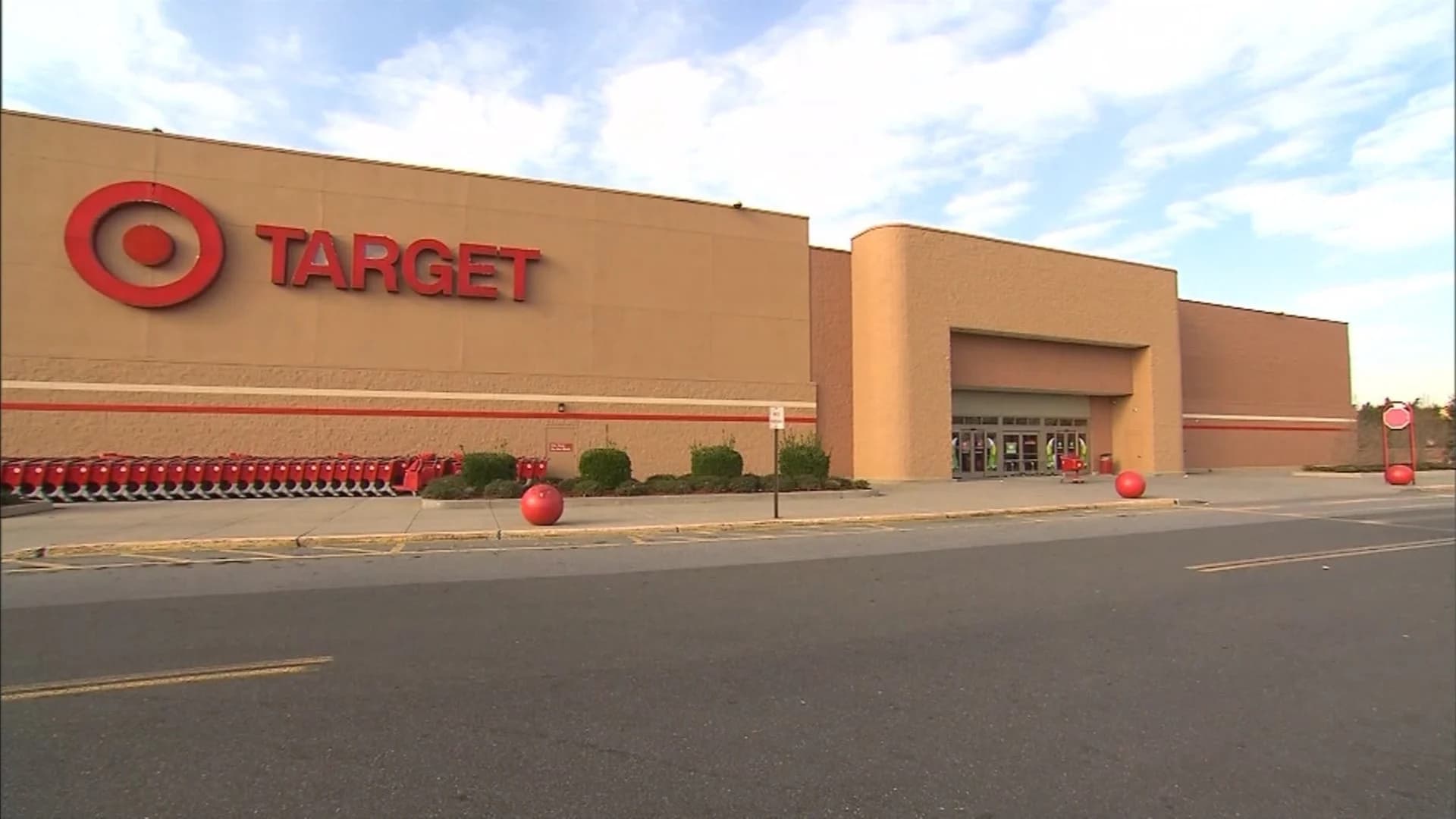 Target raising minimum hourly wage to $15 by end of 2020