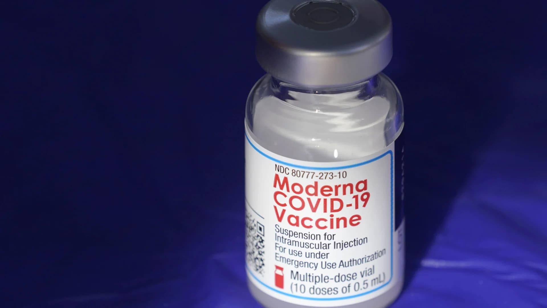 FDA approves extra COVID-19 vaccine for those with weak immune systems