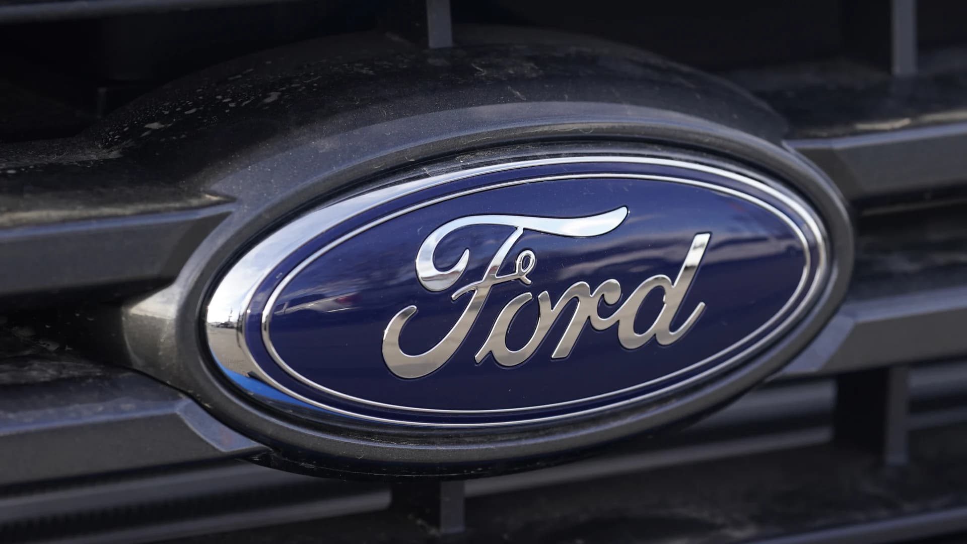 Ford recalls over 650K trucks; windshield wipers can fail