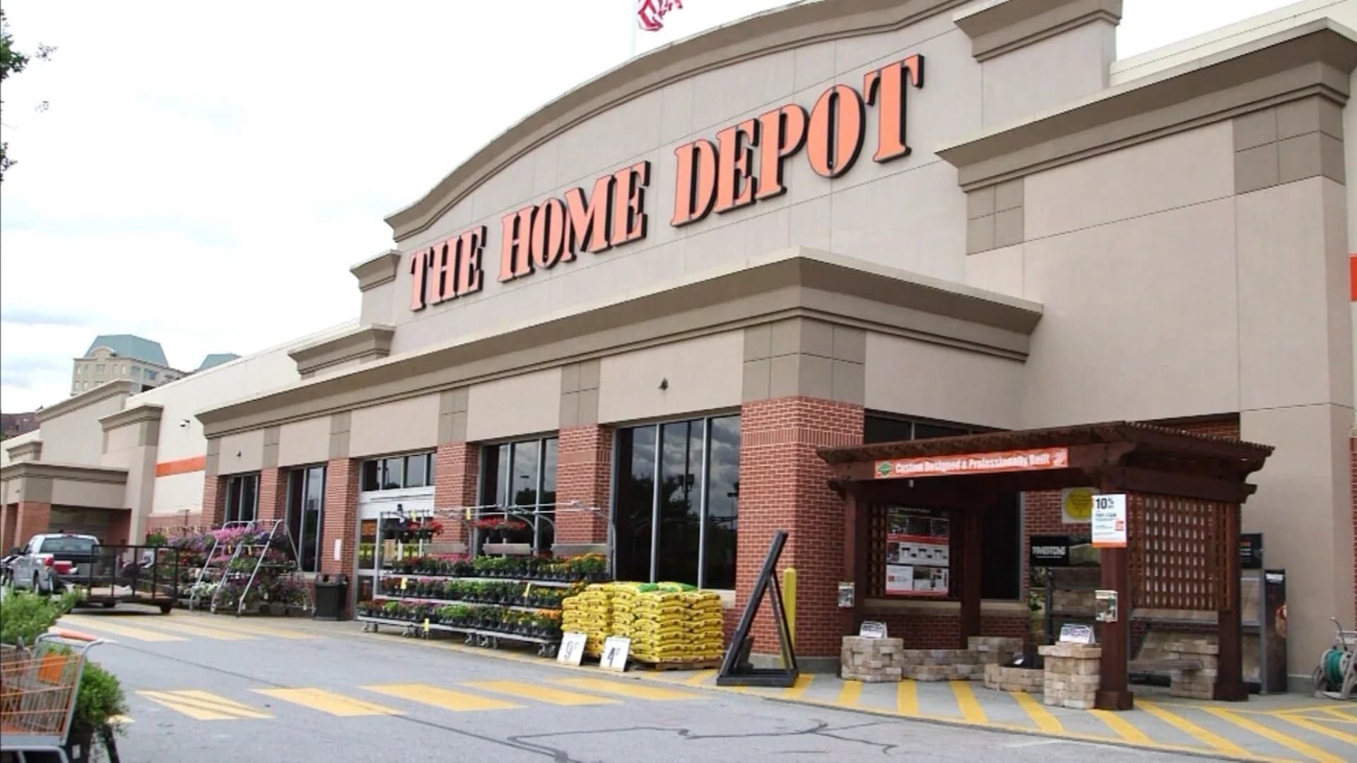 Home Depot, Lowe's announce Labor Day weekend sales