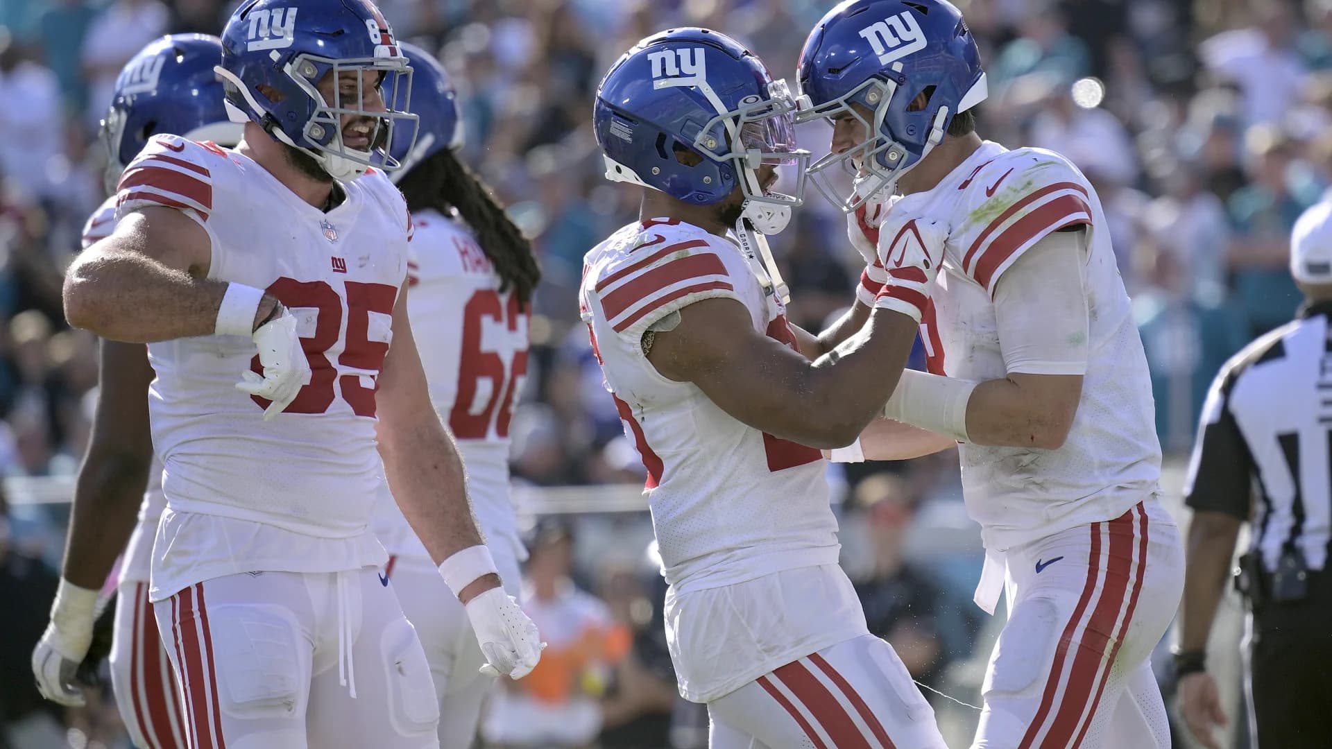 Playoffs in reach for Giants, who keep silencing doubters