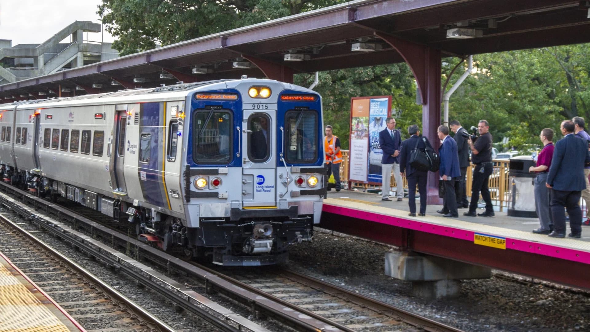 Newsday: LIRR running late with next gen train cars